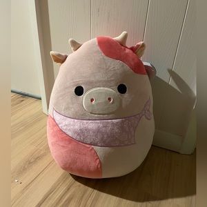 BRAND NEW COW SQUISHMALLOW